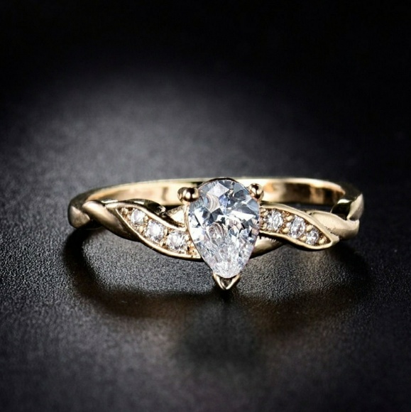 18K Gold Filled White Cubic Zirconia Wedding Ring - Picture 2 of 2